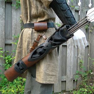 Hip Quiver, Archery Gloves, Archery Quiver, Leather Quiver, Medieval Archery, Deer Hunting Tips, Hunting Supplies, Crossbow Hunting, Types Of Hunting