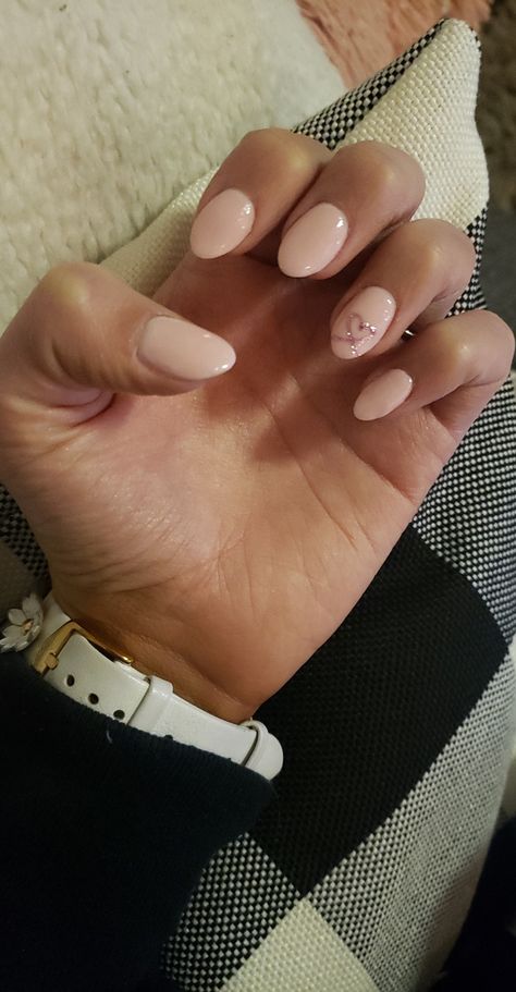 Pink Nail Almond, Valentines Nails Almond, Nail Almond Shape, Nails Art 2022, Valentine Nails Pink, Pink Almond Nails, Light Pink Nail Designs, Nail Almond, Almond Shaped Nails