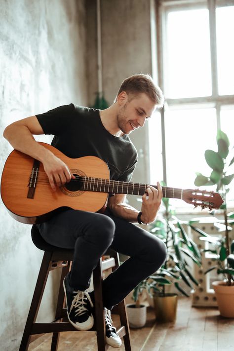 Man With Guitar Photography, Guitar Players Photography, Musicians Photography, Man With Guitar, Photography Musician, Guitarist Photography, Guitar Portrait, Man Playing Guitar, Man Smile