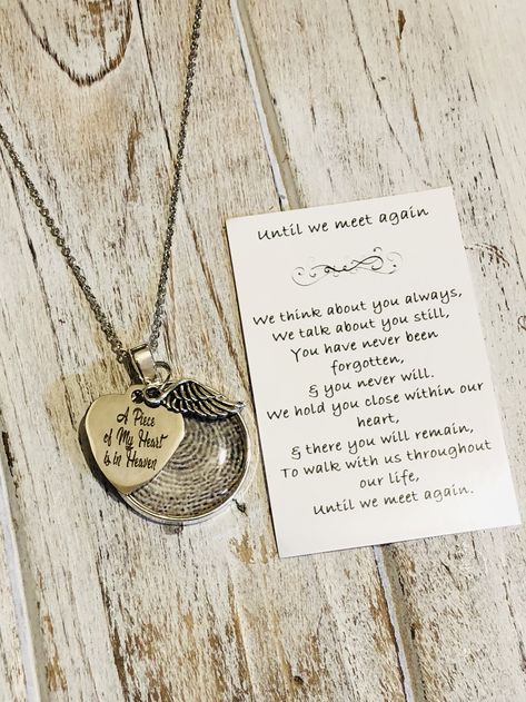 A Piece Of My Heart Lives In Heaven, Fingerprint Memorial, Bff Keychain, Heaven Poems, Funny Keychain, Flag Display, Jewelry Piercing, Dollar Gift, Moving Gifts