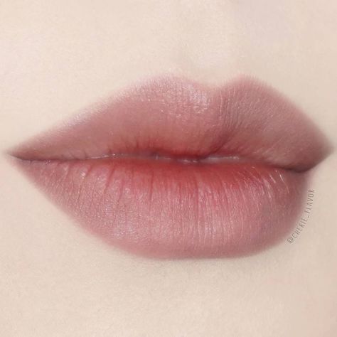 Small Lips Aesthetic, Lipstick Ideas, Lips Aesthetic, Makeup Korea, Small Lips, Kawaii Makeup, Ulzzang Makeup, Natural Lip Colors, Kissable Lips