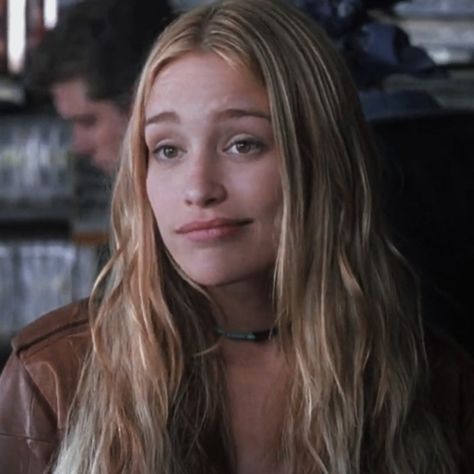 Ugly Hair, Piper Perabo, Coyote Ugly, Fashion Tv, Famous Women, Lace Up Sandals, Girl Crushes, Blonde Girl, Face Claims