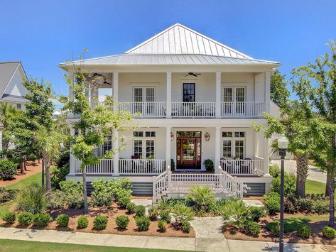 Daniel Island Homes, Daniel Island Sc, Southern Houses, Country Architecture, St Daniel, Island Homes, Daniel Island, American House, Garden Tub