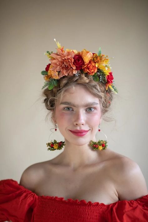 Flower Wreath For Hair, Mexican Crown Flower, Floral Crown Hairstyle, Dahlia Flower Crown, Wedding Flower Headband, Flower Crown With Veil, Frida Kahlo Headband, Flower Crown Updo, Mexican Flower Crown