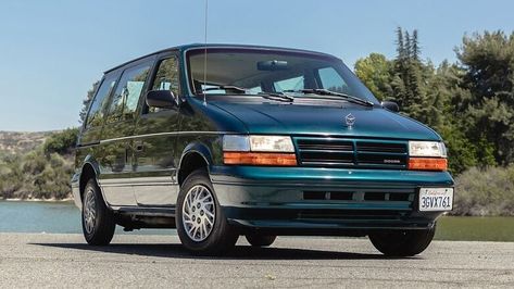 Dodge Caravan Minivan, Chrysler Voyager, Automotive News, Minivan, Manual Transmission, Automotive Industry, Mini Van, Caravan, Dodge