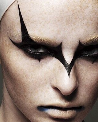 Futuristic Makeup Sci Fi, Futuristic Makeup, Funky Makeup, Drag Make-up, Punk Makeup, Face Art Makeup, Graphic Makeup, Male Makeup, Dope Makeup