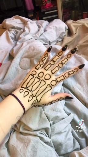 Things You Can Draw On Your Hand, How To Make The Skeleton Hand, Bone Drawing On Hand Simple, Henna Anime Design, How Do You Draw A Skeleton Hand On Your Hand, Skeleton Tattoo Hand Tutorial, Henna Tattoo Designs Anime, Skeleton Hand Simple, How To Draw A Skeleton Hand On Your Hand