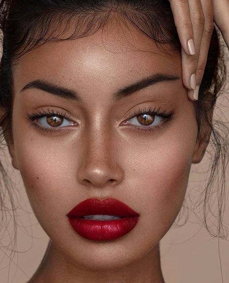 Pageant Makeup, Tubing Mascara, Red Lip Makeup, Simple Eye Makeup, Cindy Kimberly, Dewy Skin, Eye Makeup Tips, Red Lip, Tan Skin