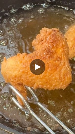 62K views · 4.8K reactions | Here’s my tips for crispy and juicy fried chicken! I keep the seasonings simple like my parents did and fry my chicken in peanut oil in a cast iron skillet. For my Southern Recipes, grab a copy of my cookbook Memories on a Plate- Southern Recipes I Learned from my Mama. ...#friedchickenwings #frying #chickenwings #chickenwingsrecipe #castironskillet | Spilling the Sweet Tea | Spilling the Sweet Tea · Original audio Spilling The Sweet Tea, Juicy Fried Chicken, Chicken Wing Recipes Fried, Turkey Chops, Making Fried Chicken, Fried Cabbage, Fried Chicken Wings, Peanut Oil, Chicken Wing Recipes