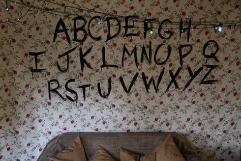 Stranger Things Wall & Fairy Lights.  Stranger Things Letter Wall Wall Fairy Lights, Wall Of Lights, Fairy Lights On Wall, Stranger Things Wall, Nerd Stuff, Letter Wall, Fairy Lights, Stranger Things, Projects To Try