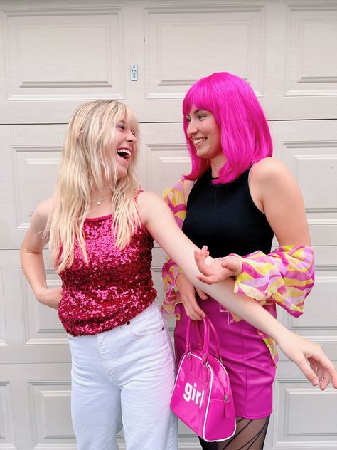 best friend halloween costume idea outfit Dynamic Duo Hoco Week, Hannah And Lola Halloween Costume, Hannah Montana Lola Outfits, Lola From Hannah Montana Costume, Hannah Montana And Lily Costume, Lola Hannah Montana Outfits, Hannah And Lola Costume, Hannah Montana And Lola Costume, Iconic Duo Costumes Girls