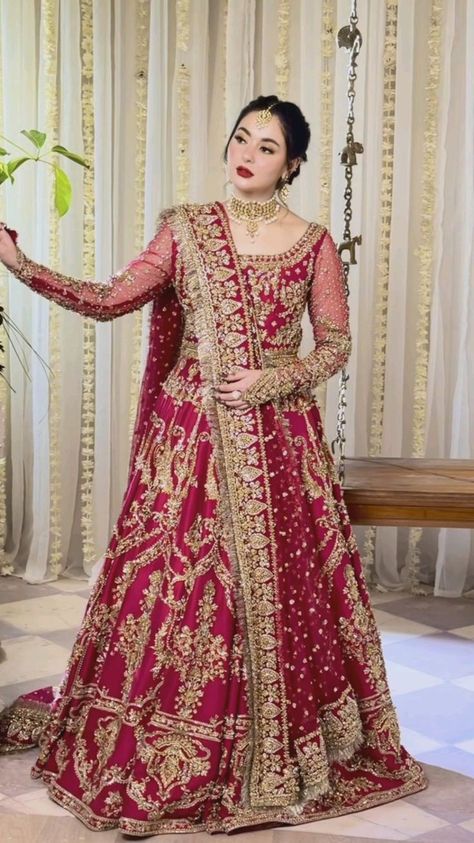 Shadi Dress, Logo Board, Wahaj Ali, Red Bridal Dress, Basic Mehndi, Makeup Images, Wedding Lehenga Designs, Latest Bridal Dresses, Bridal Dresses Pakistan