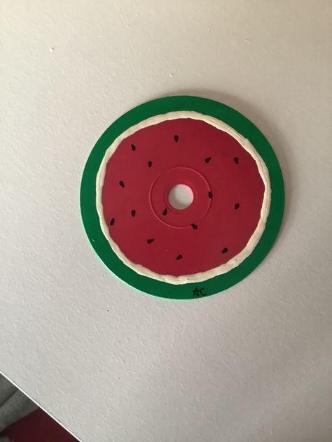 Paint On Disk, Things To Paint On Cds Easy, Painted Cds Aesthetic Simple, Disc Painting Ideas Easy, Easy Cd Painting Ideas, Painted Cds Easy, Cd Painting Aesthetic Easy, Really Easy Paintings, Circle Painting Ideas Easy