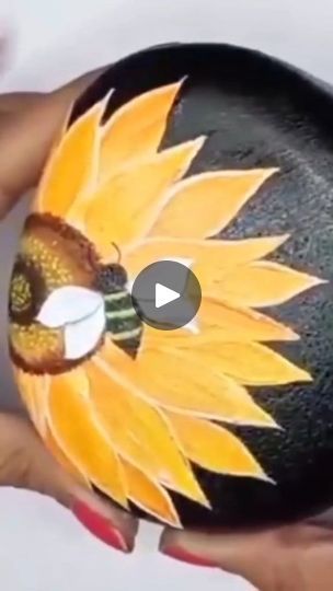 Facebook Fall Paintings, Birds And The Bees, Painted Rocks Craft, Sunflower Painting, Rock Painting Designs, Painting Designs, Autumn Painting, The Bee, Rock Crafts