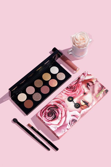 Rose Eyeshadow Palette, Best High End Makeup, Rose Eyeshadow, Affordable Beauty Products, High Fashion Makeup, Avant Garde Makeup, Queen Makeup, Fairy Makeup, Beauty Products Photography