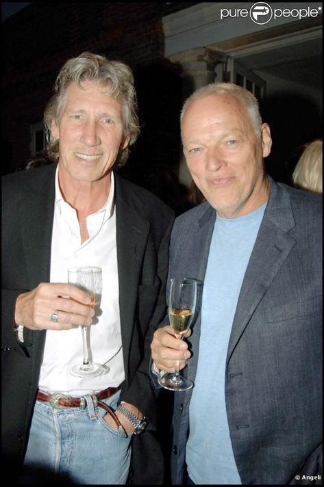 David Gilmour and Roger Waters of Pink Floyd playing backgammon. Description from pinterest.com. I searched for this on bing.com/images Pink Floyd More, Roger Waters David Gilmour, Stil Rock, Muzică Rock, Pink Floyd Members, David Gilmour Pink Floyd, Richard Williams, Best Guitar Players, Richard Wright