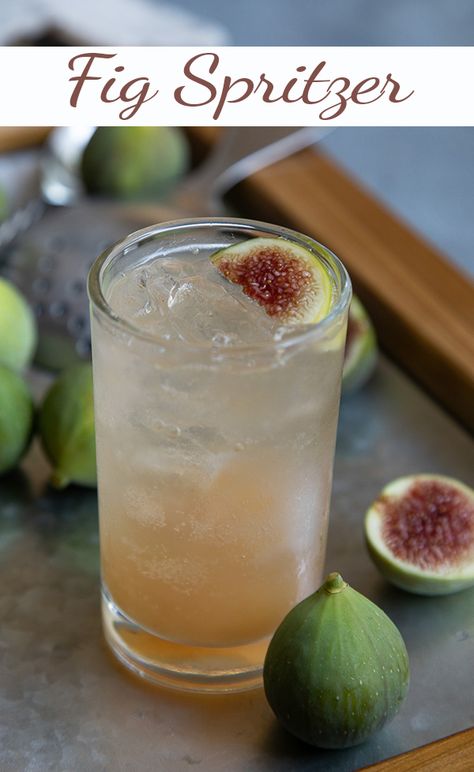 Fig Spritzer cocktail. This fresh fig drink is made with vodka and sparkling wine for the perfect summer cocktail recipe. Fig vodka mix. #lmrecipes Fig Cocktail Recipes, Fig Drink, Fig Vodka, Fig Cocktail, Fig Syrup, Vodka Mixes, Spritzer Recipes, Craft Cocktail Recipe, Drinks Smoothies