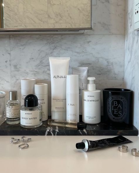 Aiden King, Freetime Activities, Royal Elite Series, Royal Elite, Bathroom Counter, Vogue Beauty, Elite Series, Classy Aesthetic, Fragrance Collection