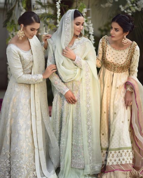 Pakistani Nikah Outfit, Nikkah Outfit Pakistani Bridal, White Pakistani Bridal Dress, Nikah Outfit, Desi Wedding Dresses, Nikkah Dress, Asian Wedding Dress, Bridal Dresses Pakistan, Pakistani Wedding Outfits