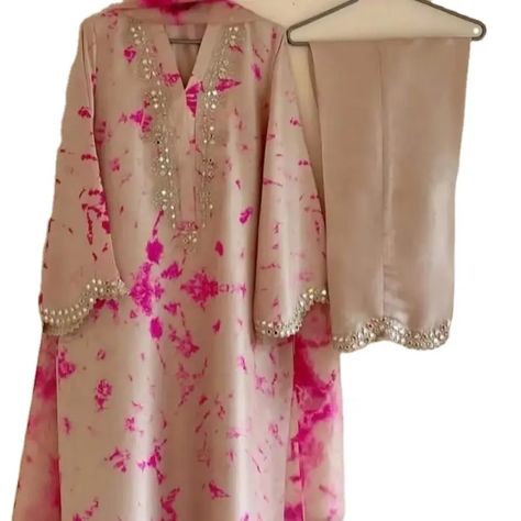 Pakistani Cultural Dresses, Embroidery With Mirror Work, Mirror Work Kurta, Wedding Dresses Pakistani, Pakistani Women Dresses, Bridal Lehenga Designs, Trendy Outfits Indian, Kurta Patterns, Lehenga Designs Simple