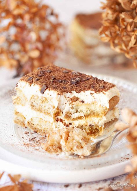 This Amaretto tiramisu is a quick and easy no-bake dessert to make. Leave out the alcohol and orange to turn it into classic Italian tiramisu. Recipe via LittleSugarSnaps Amaretto Food Recipes, Amaretto Tiramisu Recipe, Caramel Tiramisu Recipe, Desserts With Amaretto, Almond Tiramisu Recipe, Almond Tiramisu, Amaretto Recipes, Amaretto Tiramisu, Tiramisu Recipe Without Eggs