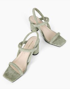 Green Suede Shoes, Glam Casual, Wedding Dress Suit, Intentionally Blank, Fancy Shoes, Wedding Sandals, Chunky Heels Sandals, Green Suede, Suede Shoes