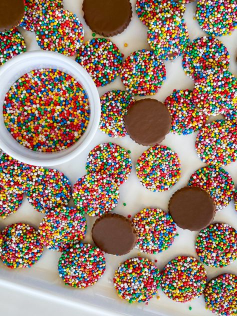 Homemade chocolate speckles/ freckles/ nonpareils | eat. live. travel. write. Chocolate Meltaways Candy Recipe, Nonpareils Recipe, Chocolate With Sprinkles, Thanksgiving Buffet, Homemade Chocolate Bars, Chocolate Stores, Chocolate Diy, Chocolate Sticks, Chocolate Making