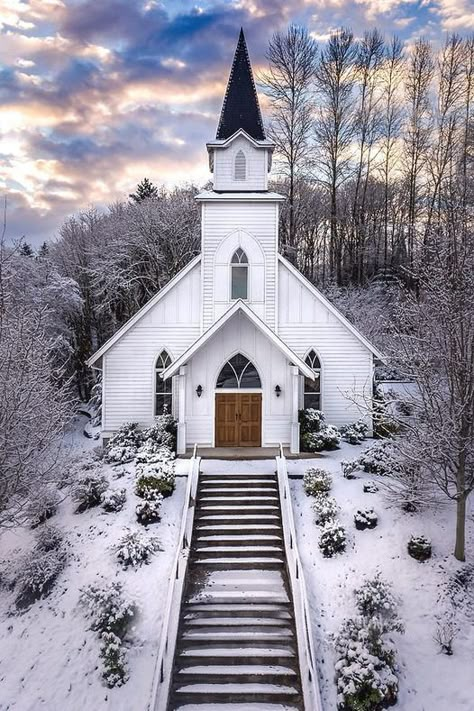 Abandoned Churches, Old Country Churches, Country Churches, Church Pictures, Take Me To Church, Beautiful Churches, Country Church, Old Churches, Cathedral Church