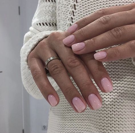 Nails Peach Pink, Short Pink Nails, Pink Nail Colors, Milky Nails, Short Press On Nails, Pink Gel Nails, Short Square Nails, Minimal Nails, Nagel Inspo