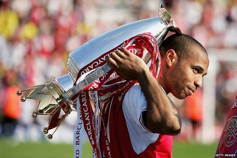 Thierry Henry Thierry Henry Arsenal, Nicolas Anelka, Ruud Van Nistelrooy, Football Couples, Michael Owen, Thierry Henry, Arsene Wenger, Arsenal Players, New York Red Bulls