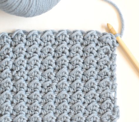 Pretty & Simple Crochet Stitches To Try - Free Patterns – Mama In A Stitch Moss Crochet Stitch, Even Moss Stitch, Crochet Moss Stitch, Crochet Moss, Mama In A Stitch, Beau Crochet, Crochet Unique, Half Double Crochet Stitch, Crochet Shell Stitch