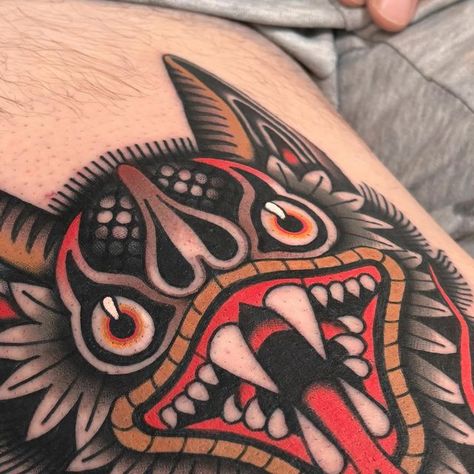 Cedric Weber on Instagram: "BAT TAT #battattoo #tattoo #traditional #traditionaltattoo" Traditional Bat Head Tattoo, Old School Bat Tattoo, Bat Head Tattoo, Trad Bat Tattoo, Traditional Bat Tattoo, Bats Tattoo, Bat Head, Bats Tattoo Design, Back Tats