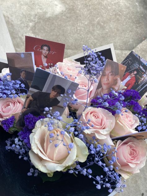 #seventeen #mingyu #roses #babybreath Flower Bouquet With Pictures, Photo Card Bouquet, Buket Photocard, Kpop Flower Bouquet, Photocard Bouquet, Kpop Bouquet, Mingyu Photocard, Picture Bouquet, Nursing Graduation Pictures