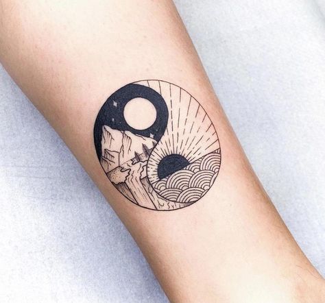 Ying Yang Tattoo Mountain, Matching Tattoos Ying Yang, Cool Matching Tattoos, Moonlight Tattoo, Tattoos Alternative, Wolf And Moon Tattoo, Mountain Tattoos, Partner Tattoos, Earthy Tattoos