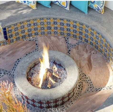 Tile Fire Pit, Desert Patio, Sunken Fire Pits, Outdoor Showers, Mexico House, Dining Inspiration, Mediterranean Style Homes, Patio Fire Pit, Mexican Tile