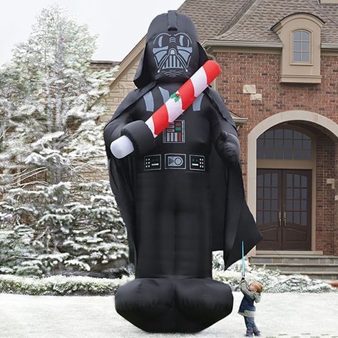 Ridiculous and funny outdoor Christmas decorations Star Wars Christmas Decorations, Darth Vader Christmas, Funny Christmas Decorations, Inflatable Christmas Decorations, Giant Star, Holiday Inflatables, Dark Vador, Halloween Inflatables, Star Wars Christmas