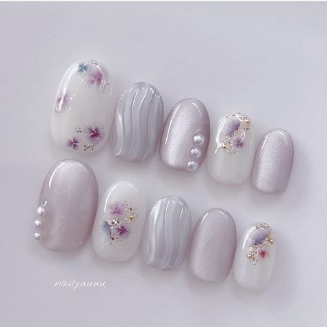 Japanese Nail Art Elegant, Japanese Nail Art Kawaii, Japanese Inspired Nails, Sophisticated Nails, Fake Nails Designs, Nails Inspired, Japanese Nail, Elegant Nail Art, Manicure Nail Designs