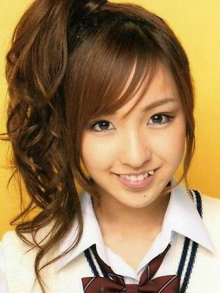 Did You Know? In Japan, crooked teeth are considered cute and attractive. Pop Star Fashion, Itano Tomomi, Teeth Aesthetic, Teeth Anatomy, Crooked Smile, Crooked Teeth, Fashion Japanese, Teeth Braces, Smile Teeth