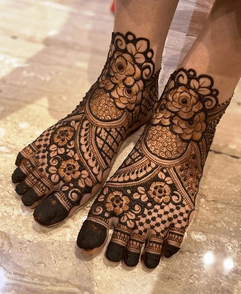 Fot Mehndi Designs, Leg Dulhan Mehndi Design, Mehandi For Legs Bridal Mehndi, Foot Mahendi Design Beautiful, Bridal Foot Mehndi Designs Unique, Mehendi For Legs Bridal Mehndi, Full Leg Mehndi Designs Bridal, Legs Mehndi Design Bridal Unique, Bridal Leg Mehendi Designs Simple