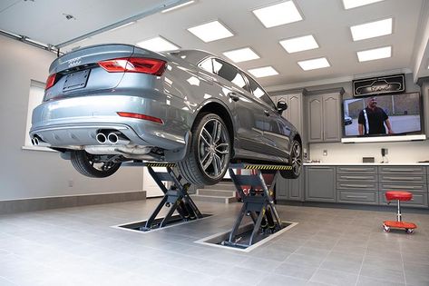 Kayak Hoist, Home Car Lift, Garage Goals, Garage Car Lift, Auto Service Center, Two Post Car Lift, Hydraulic Car Lift, Garage Design Interior, Garage Organisation