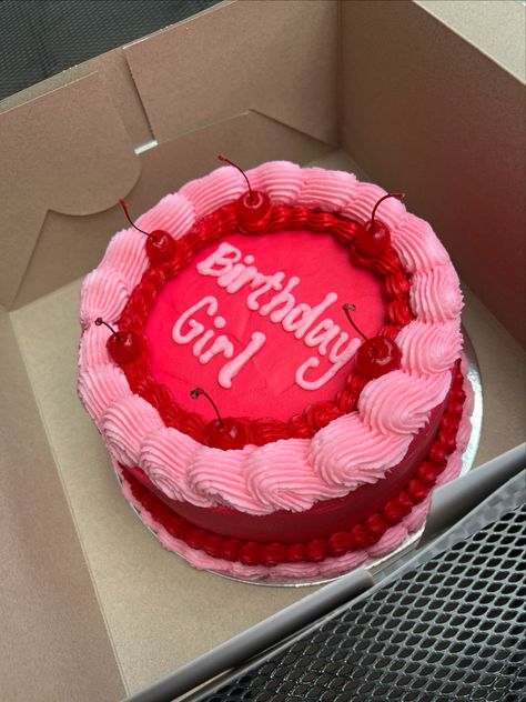 Pink and red circular cake with Birthday Girl written on top Red And Pink Bday Theme, Red And Pink Cake Ideas, Red Cake Birthday Aesthetic, Red And Pink Birthday, Pink And Red Birthday Cake, 22nd Birthday Ideas Red, Pink And Red Birthday Party Decor, Pink And Red Birthday, Red And Pink Birthday Theme