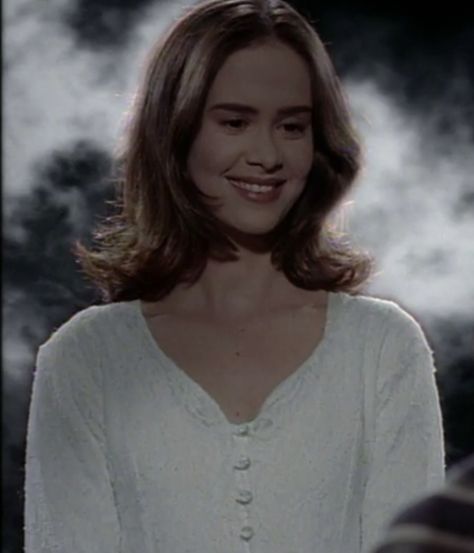 90s aesthetic 1995 american gothic Sarah Paulson 90s, Sarah Paulson Aesthetic, Ahs Cast, Sarah Drew, And God Created Woman, Sarah Paulson, Woman Movie, American Gothic, 90s Aesthetic