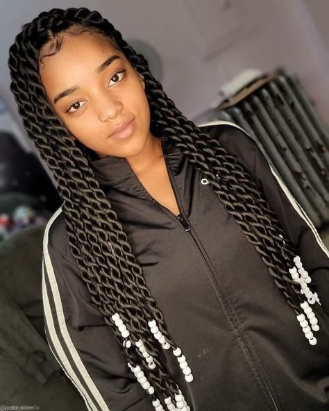 Please Subscribe to our Youtube Channel for Amazing hairstyles Inspirations: HALI BEAUTY 🙏🙏🙏 #LONGTWIST #LONGHAIRSTYLES #HAIRSTYLES Passion Twists Hairstyle Long, Twist With Beads, Passion Twists Hairstyle, Long Twist, Trend Hairstyles, Locs Styles, Hairstyle Long, Passion Twists, Amazing Hairstyles