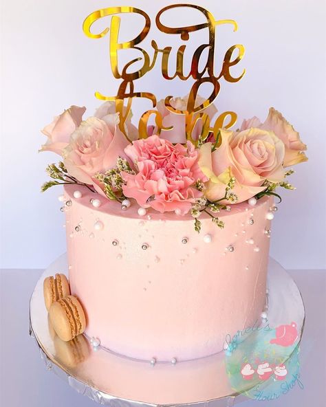 Bridal shower cake for a beautiful bride to be. 🌸💍🌹 It’s a coffee flavor cake. Fillings: white chocolate ganache with coffee, dark… Single Tier Bridal Shower Cake, Blush Bridal Shower Cake, Simple Bridal Shower Cake, Bride To Be Cakes Ideas, Pink Bridal Shower Cake, Bridal Shower Cake Ideas, Pink Bridal Shower Theme, Bachelor's Party, Bride To Be Cake