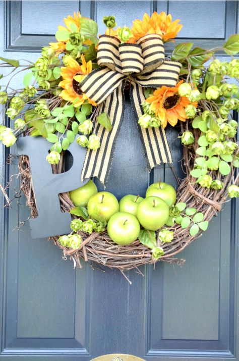 SEPTEMBER IS A GREAT MONTH TO... - StoneGable Autumn Diy, Apple Wreath, Easy Fall Wreaths, Fall Decorating Ideas, Month Of September, Easy Fall Decor, Fall Decor Inspiration, Summer Door Wreaths, Green Apples