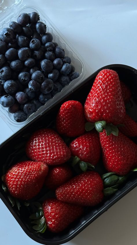 #fruit #blueberry #blueberries #strawberry #strawberries #aesthetic Strawberries And Blueberries Aesthetic, Gym Mood, Strawberries Aesthetic, Fresh Fruit Bowl, Blueberry Bowl, Fruit Blueberry, Strawberries And Blueberries, Strawberries Blueberries, Snack Craving