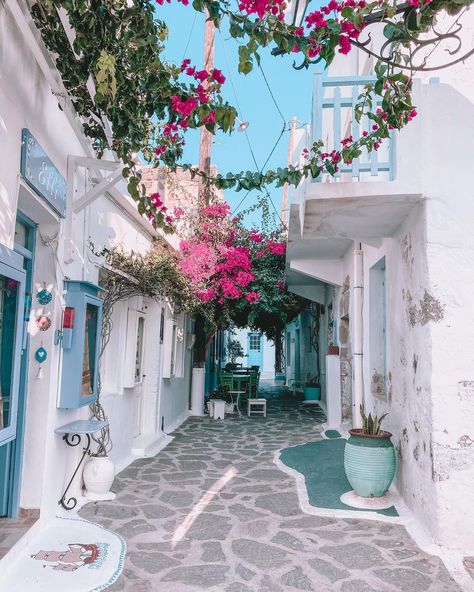 Plaka Milos Greece, Plaka Greece, Milos Greece, Greece Honeymoon, Paros Greece, Greece Holiday, Italy Aesthetic, Island Vibes, Spring Trip