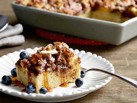 Get Cinnamon Baked French Toast Recipe from Food Network Cinnamon Baked French Toast, Baked French Toast Casserole, French Toast Bake Recipe, Baked French Toast, French Toast Casserole Recipes, Huevos Rancheros, French Toast Bake, Ree Drummond, French Toast Casserole