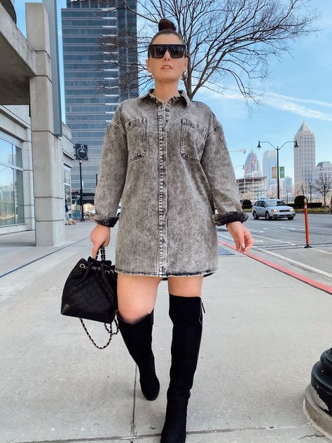 Acid Wash Shirt Outfit, Aaliyah Fashion, Acid Wash Dress, Julia Marie, Denim Dress Outfit, Everyday Outfits Summer, Acid Wash Shirt, Aaliyah Style, Atlanta Fashion