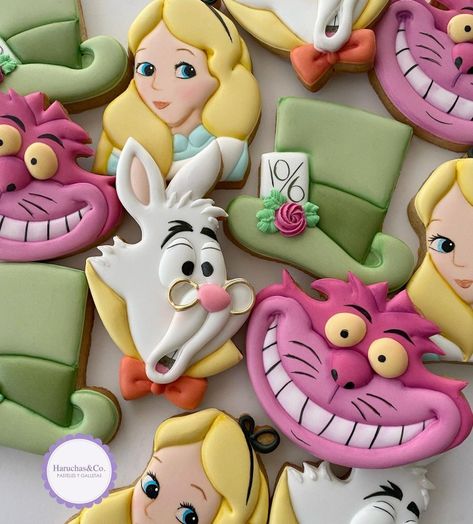 Alice In Wonderland Cookies, Wonderland Cookies, Instagram Cookies, Wonderland Aesthetic, Cartoon Cookie, Alice In Wonderland Tea Party Birthday, Alice In Wonderland Cakes, Disney Cookies, Wonderland Birthday